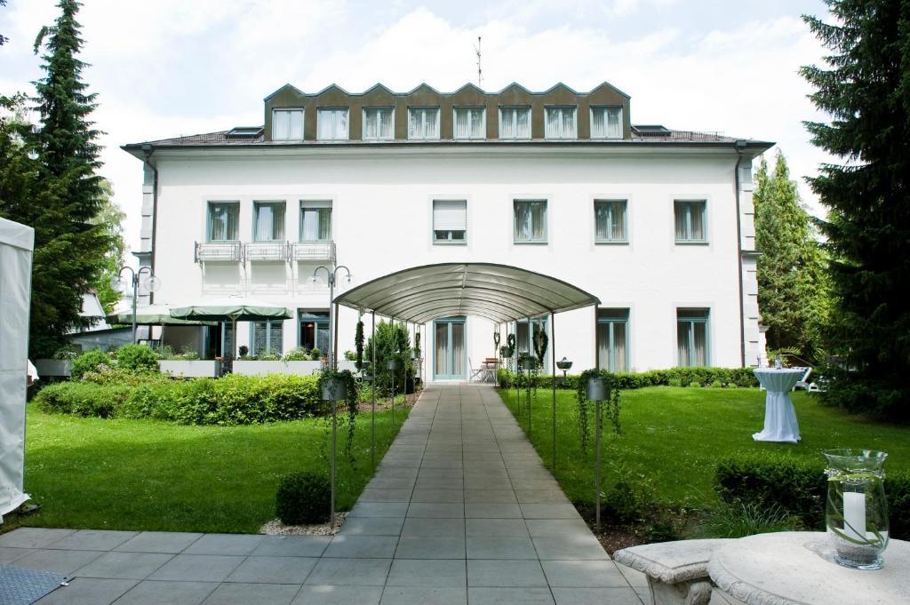 Hotel Am Schloss Іллертіссен Екстер'єр фото